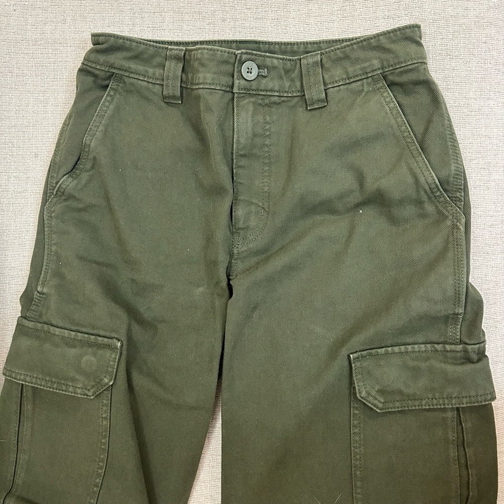 TNA Women's Straight-Leg Cargo Pants in Olive Green